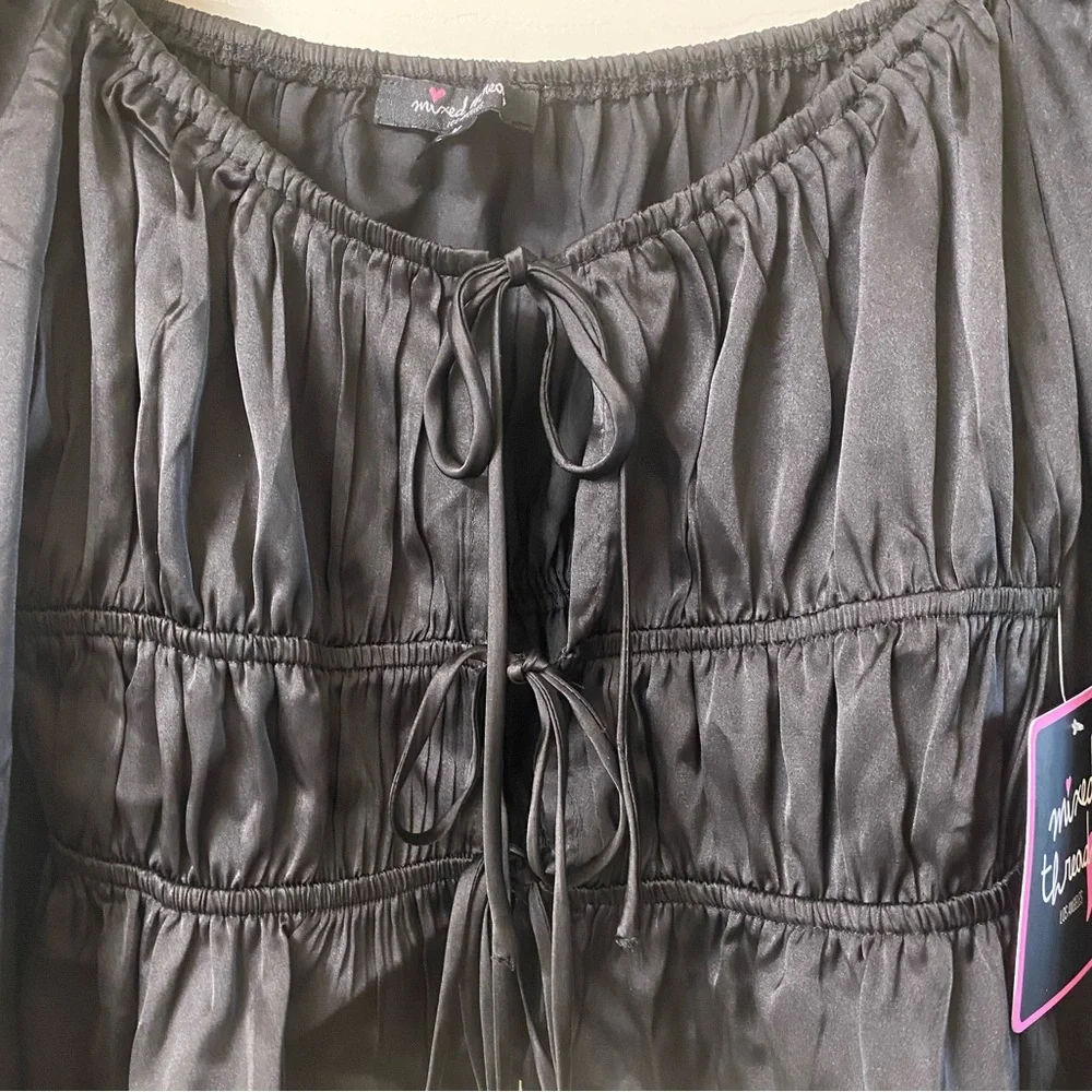 Mixed Threads Los Angeles Satin Black Puff Long Sleeve Crop Top Size Medium NWT - Picture 4 of 16